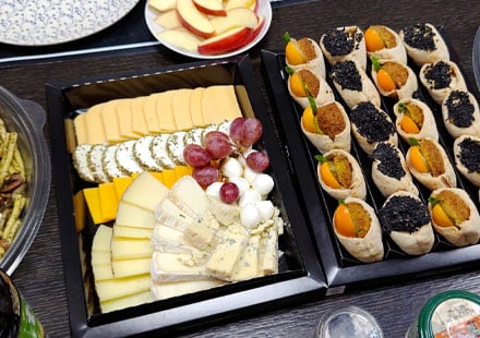 מגש אוכל חלבי